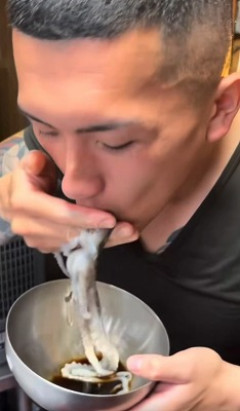 【動画】ヤンキーさん、生きたタコをそのまま食べ始めてしまう🐙