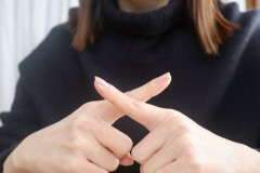 彼女(25)「親がダメって言うから旅行は厳しいかも」