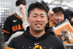 【悲報】巨人・ドラ1浅野、FA対策で育成契約検討へww