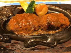 さわやかハンバーグZ世代「特別旨いとは思わないけど行った話を仲間にしてチヤホヤされたいから並んでる」