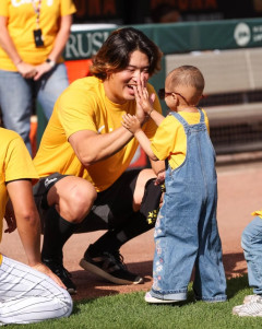 【MLB】「本当にいいやつ」村上宗隆の優しさに海外が涙、脳腫瘍と戦う4歳児との交流が話題に