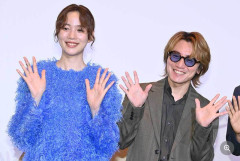 【画像】のん（能年玲奈165cm）、空気を読まずヒールを履いて映画舞台挨拶に登場ｗｗｗｗｗ
