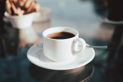 コーヒー←ドブ色の液体です、不味いです