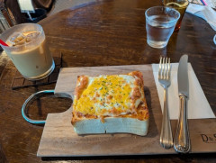 喫茶店大好きワイ、チーズミートトーストを頂く