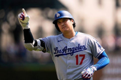 【悲報】大谷翔平ボブルヘッドデー、予測動員割れで4000個も人形が余っていたw w w w w w w w w w w