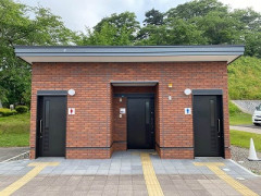 札幌の公園トイレ54カ所で謎のLED化、市は困惑「名乗り出てほしかった」