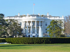 【悲報】トランプさん、もはや何でもあり 中間選挙で勝利したら成人全員に5000ドルを配ると発表