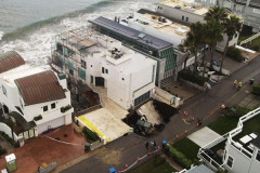 ニコラス・ケイジの16億円豪邸が倒壊の危機か！？　海外の反応。