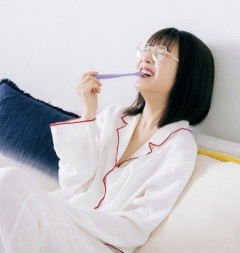 【画像】浜辺美波さん、闘病中みたいになる