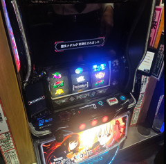 Lリコリコ「遊技メダル初期化」現象について当事者が説明「原因推定としては遊技台内部下扉のネジの緩み」