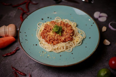 焼きそばにミートソースかけるのあり？