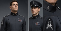 トランプ大統領が宇宙軍の新制服案を公開。スターウォーズの帝国軍に似すぎていると話題に