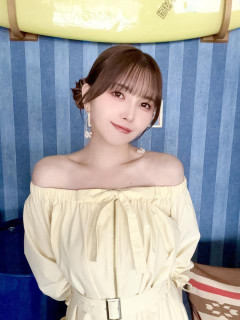 【画像】声優・鬼頭明里さん　叡智すぎる肩出しショット😍【ラブライブ！虹ヶ咲】