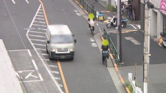 警視庁「アカン、新ルールのせいで自転車追い抜き出来んわ…せや！」
