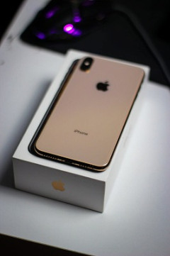 ヤフコメ民「iPhoneが高すぎるので今5万円くらいの国産スマホが出たら覇権取れる」←1700いいね
