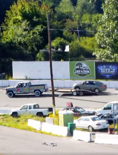 【動画】アメリカのトレーラー乗っ取りレース、いくらなんでも狂気すぎるwww