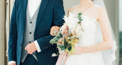 【悲報】女性が年上の年の差婚、女さんに叩かれてしまう