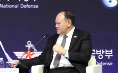 「あなた方が負けたからだ」フィリピン国防相が発言中に届けられた中国側のメモに激怒…韓国スタッフが誤認して渡す！