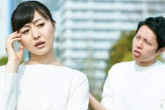 自動車免許の試験に1回落ちた妻の再試験が今日だった。しかし…寝坊した。アラームはわざと設定しなかったみたい。