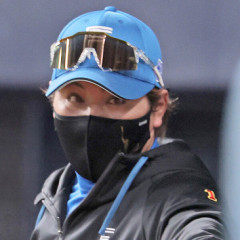 新庄監督「断トツで優勝」→V逸濃厚も続投説が浮上