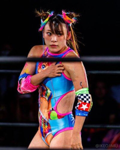 【画像】フワちゃん、やす子との決戦に向け戦う顔になる