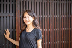 【悲報】44歳婚活女子「タイムリミットは近いのにロクな男が寄ってこない…年収500万程度の普通の男でいいのに」