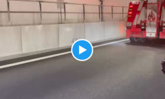【動画】新名神・茨木の事故現場に大量の足場材との投稿…「積んでいたトラックはどこ？」と疑問の声
