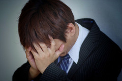 嫁と大喧嘩した翌日、嫁から「ごめんね、ごめんね」と泣きながら電話が切れた。急いで帰ると、嫁はベッドに横たわっていて…。