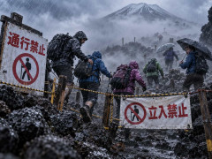富士山閉山後の登山道に“海外の団体客”も 閉山期に“年間1万人”の実態明らかに