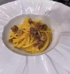 【動画】イタリア人が作るカルボナーラ、お前らが作るゲロパスタの100倍は美味そうｗｗｗｗｗ