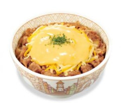 牛丼にチーズかけようと最初に思った奴ってどんな精神状態だったんかな