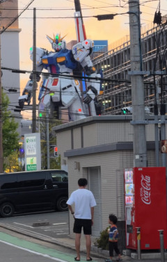 海外「日本とだけは絶対に争うな」 日本の日常にとんでもない物が紛れ込んでいると話題に