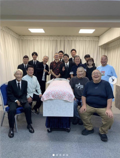 【画像】グレートギダイユウの葬儀に来た有名人ｗｗｗｗｗｗｗｗｗｗｗ