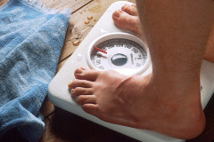 【衝撃】「食べてない」のに体重が減らない原因、ついに判明する・・・・