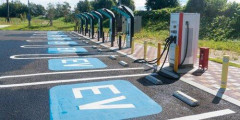 【悲報】EV→バッテリーは消耗品で劣化します。ハイブリッド→バッテリーは消耗品で劣化します