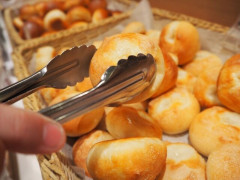 トングでカチカチするパン屋でお前らが絶対に選ぶものを当てよう