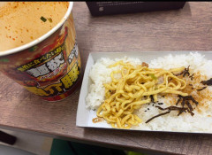 【衝撃】50歳芸人「これが芸能人の昼食」　まさかのランチに「叙々苑の弁当ばかりかと」「絶対美味い」と反響