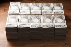 【悲報】ジジイ「5億円をもらう権利が当たった😤」女性行員「詐欺ですよ」ジジイ「だまされてもかまわん！」