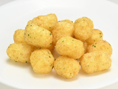 酒のつまみ駄菓子四天王「よっちゃんイカ」「なんとか太郎」「ポテトフライ」あと一つは？