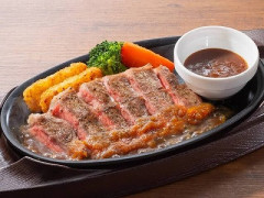 【画像】ドパガキ「ガストのステーキが生肉すぎた📱ﾊﾟｼｬｯ」→これが生肉か焼き加減かどうかでXで大激論にｗｗｗｗ