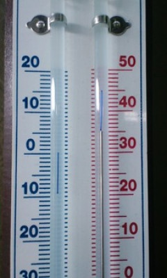 【速報】建設作業員ワイ、明日からまた30℃超えの予報を目撃