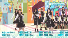 日向坂46、回転してスカートが舞い上がり生足がしっかりと見えてしまう