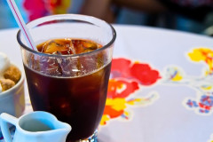 【画像あり】60代女性、喉が渇いてアイスコーヒー200杯を飲み倒れるも無事復活→！！