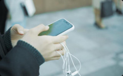 休みの日にいつも電話で話を聞いてくれてた友達が親にスマホを取り上げられた。友達に話聞いてもらうことで毎日頑張ってたのに…