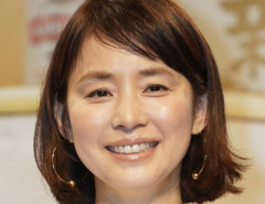 【朗報】石田ゆり子(56)、私服姿がガチで可愛すぎるwwwww