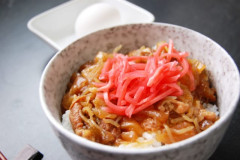 牛丼、卵かけご飯、納豆ご飯←ここら辺を「箸」で食うやつｗｗｗｗｗｗ