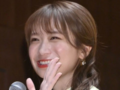 「すんごい…」「真夏ちゃん思い切ったな」33歳の秋元真夏〝雰囲気ガラリ〟ショットに反響「えーなんでー？」「パワーアップしとる…」