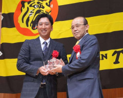 藤川球児監督＆岡田彰布オーナー付顧問は2年の契約延長かwwwwwwwwwwwwwwwwwwwwwwwwwwwwwwwww