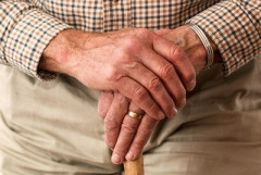 【速報】100歳越えの高齢者、初の10万人超え。9割近くは女性