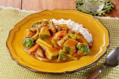【悲報】ワイ「ｶﾚｰにｶﾎﾞﾁｬ入れないでって前もゆったよね」母「ほんならこれで好きなもん食べな怒」千円ﾎﾟｲｯ